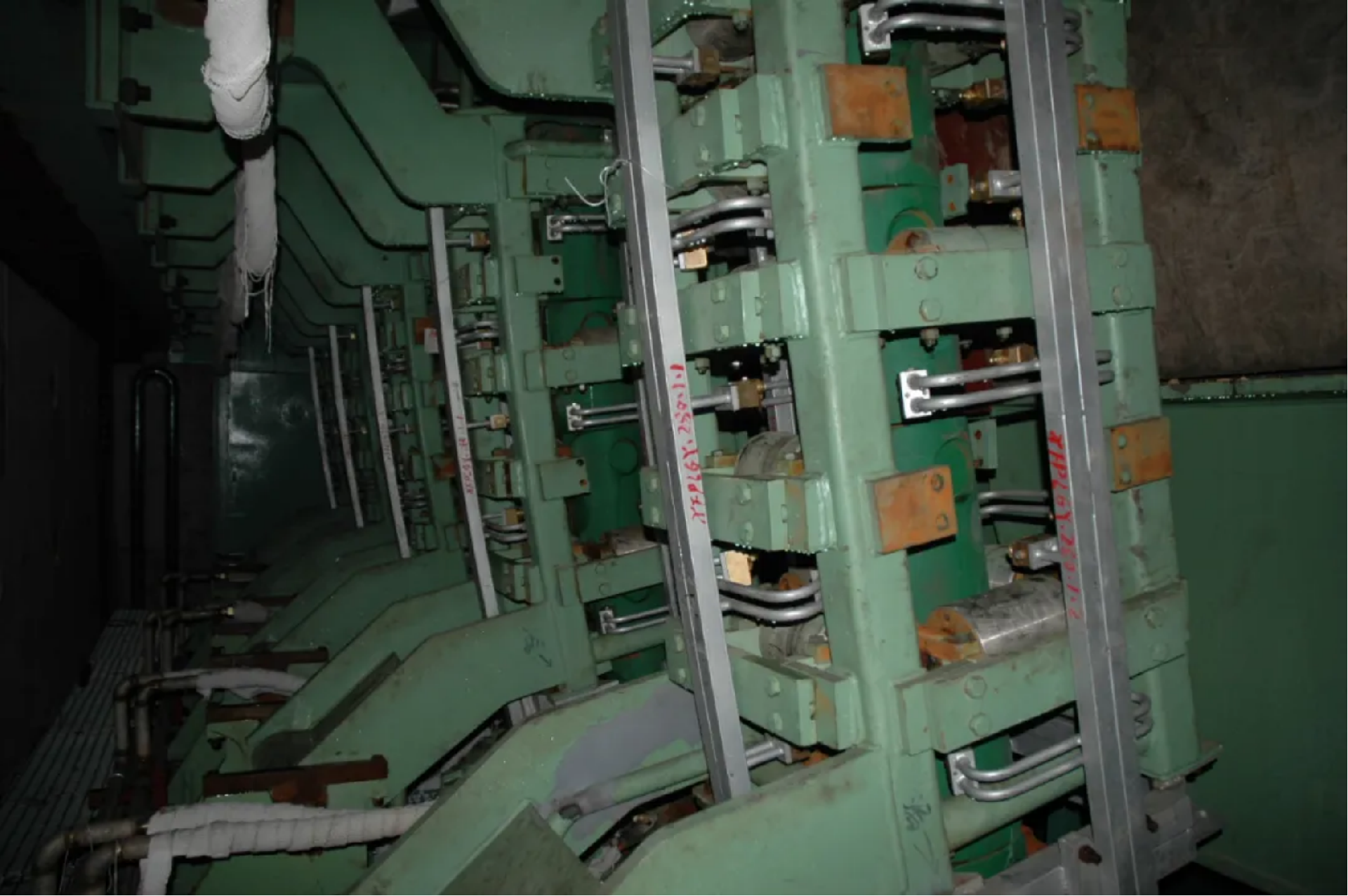圖1  無錫雪豐大圓連鑄機(jī)拉矯機(jī)群_07.png