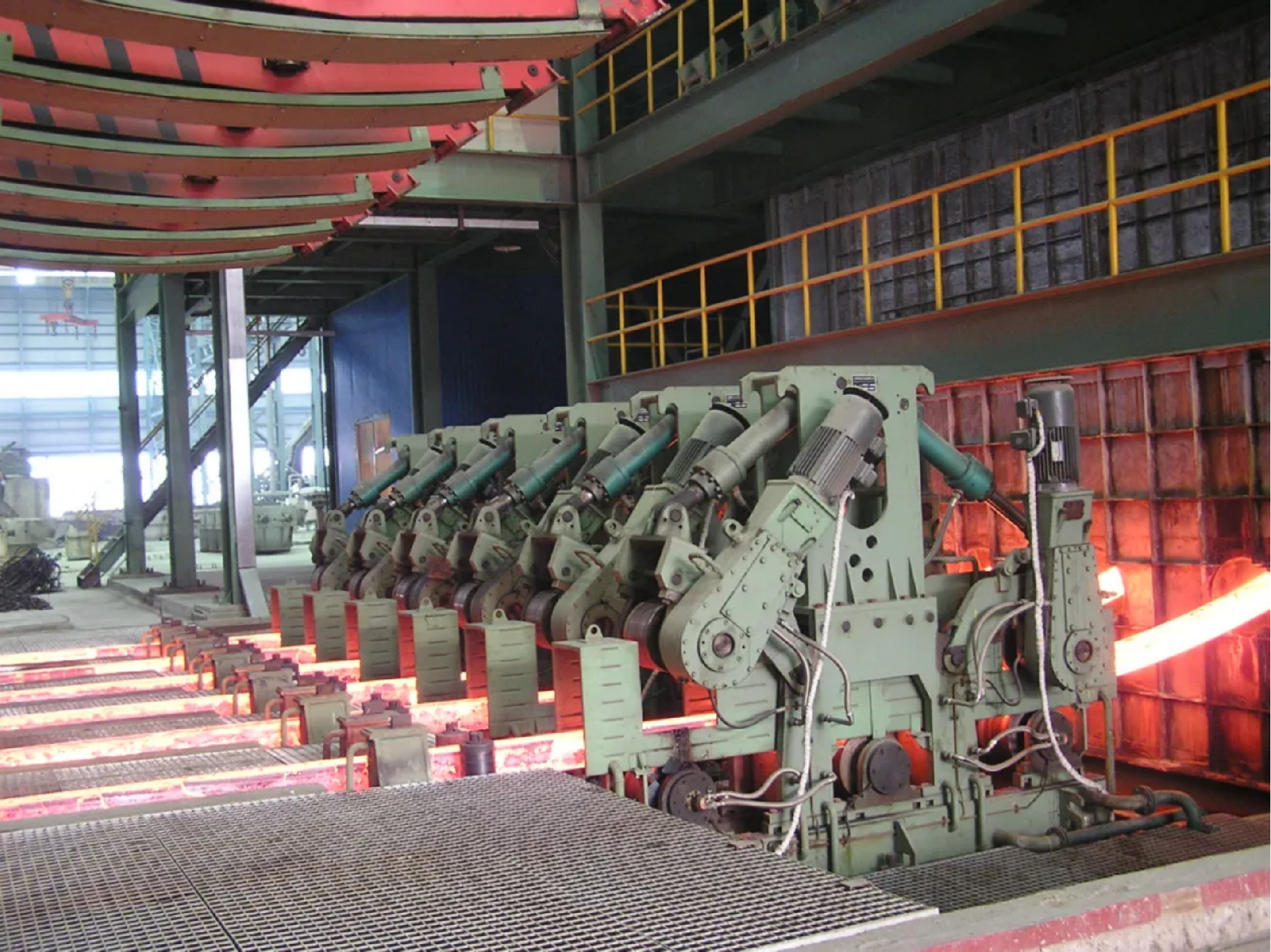 圖1  無錫雪豐大圓連鑄機(jī)拉矯機(jī)群_10.png
